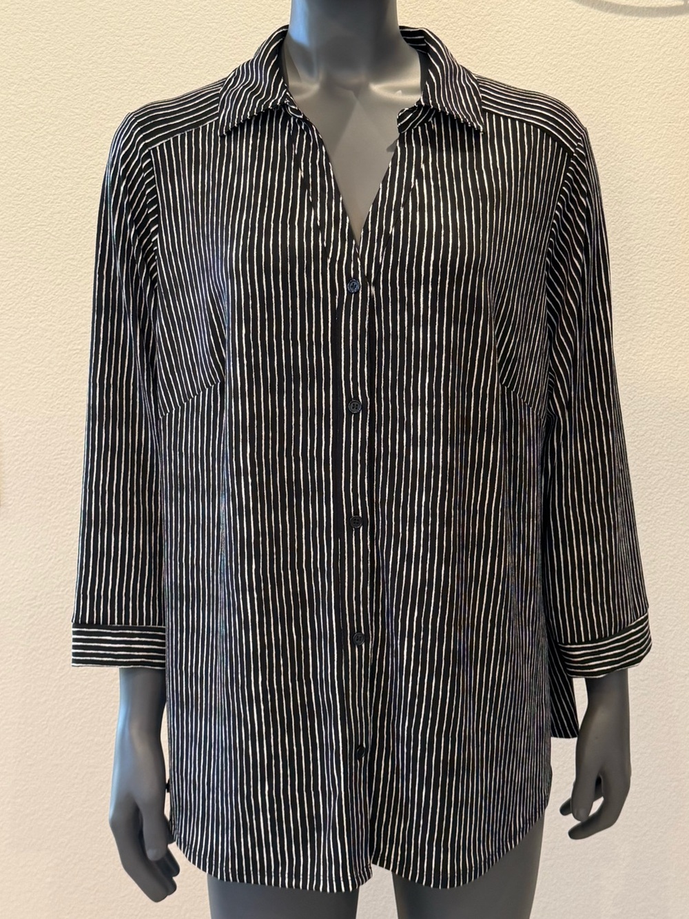 Adrianna Papell Black Ripple Stripe Top Women’s size 1X